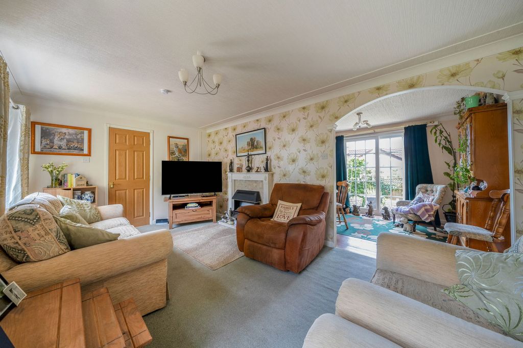 Property photo 2 of 19