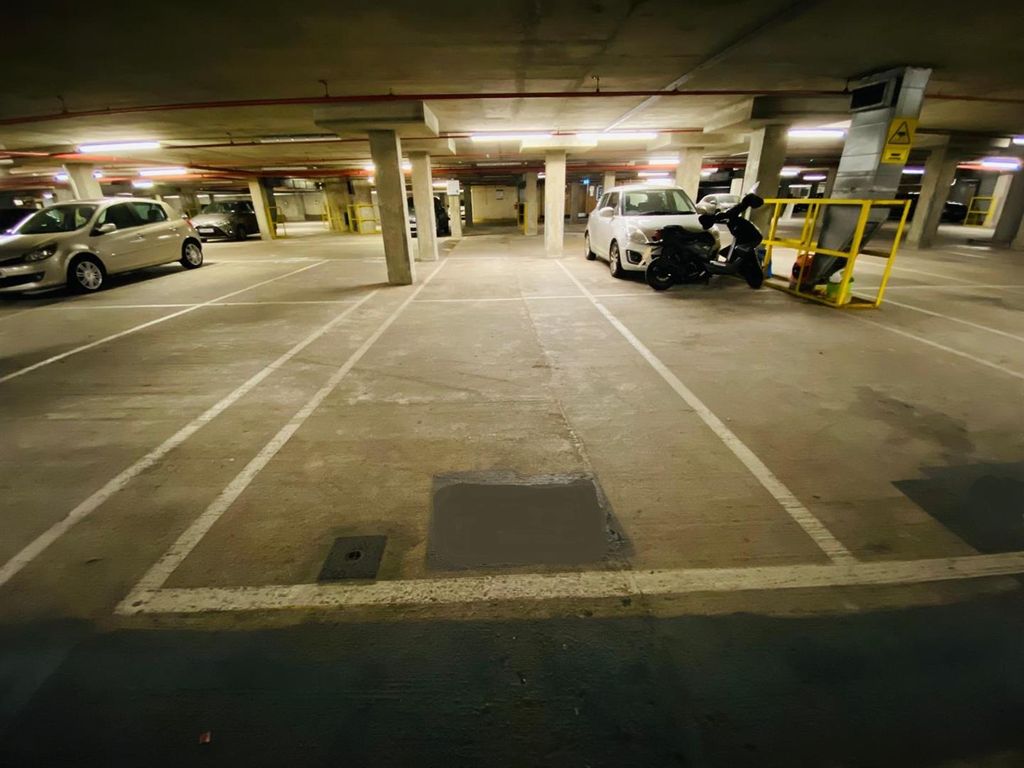 Property photo 2 of 2 Parking.Jpg