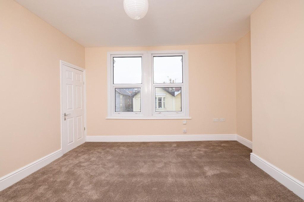Property photo 3 of 15 014A3111.Jpg