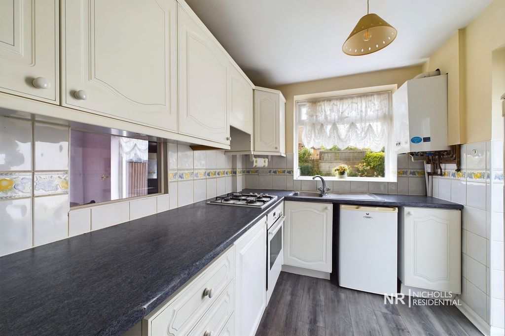 Property photo 2 of 16 Kitchen