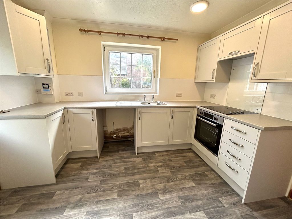Property photo 2 of 12 Picture No. 11