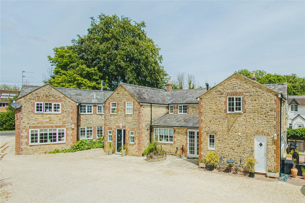 Property photo 1 of 41 Picture No. 44