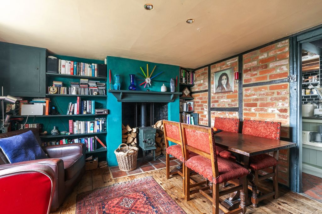 Property photo 2 of 12