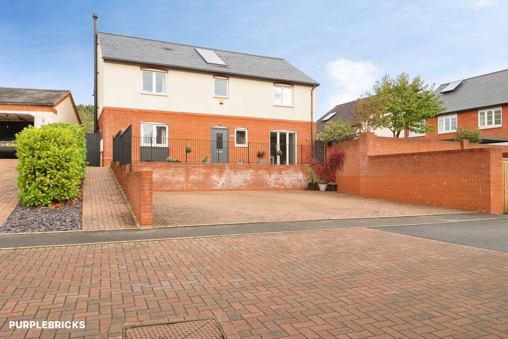 Property photo 1 of 24