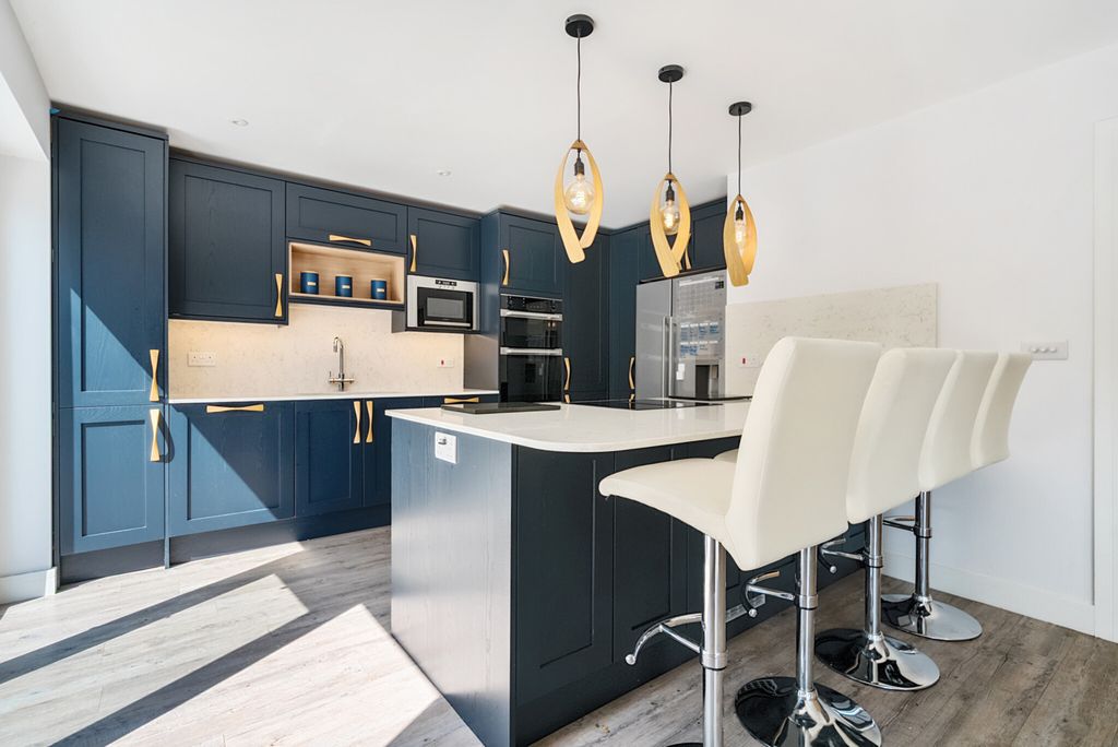 Property photo 2 of 26 1336098-14-689B47...