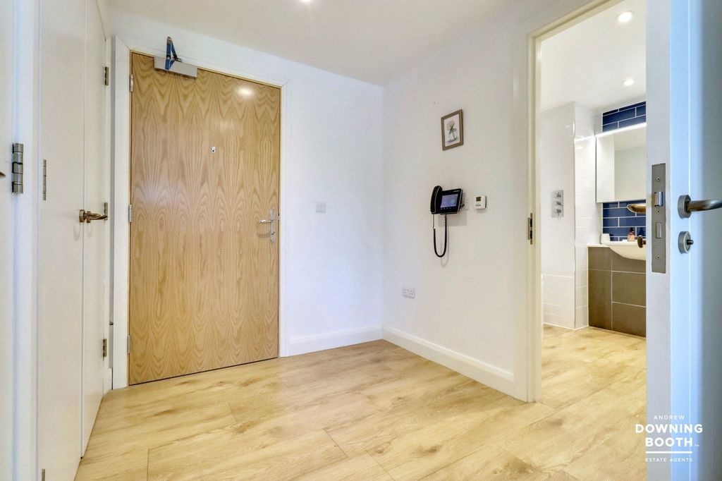 Property photo 3 of 26