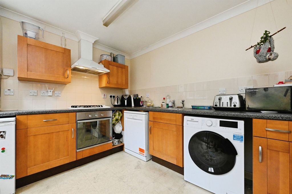 Property photo 3 of 12