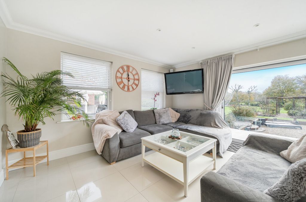 Property photo 3 of 29 1383286-14-69245c...