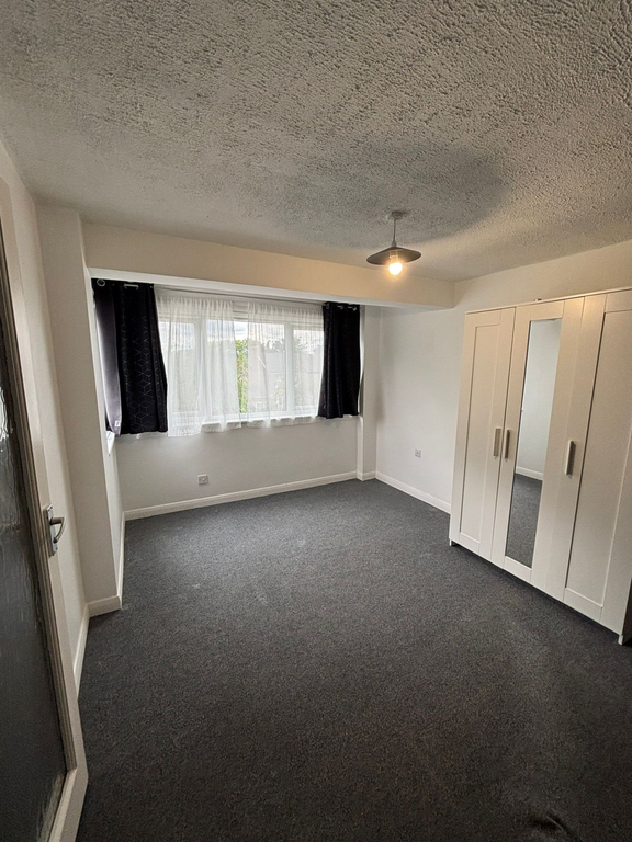 Property photo 1 of 8 A Well Presented Self-Contained Studio In N15