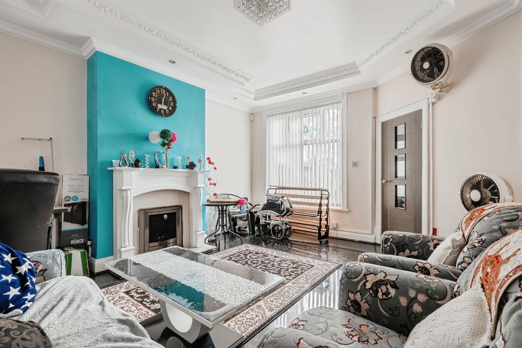 Property photo 2 of 22 Pbox-Img.Jpg