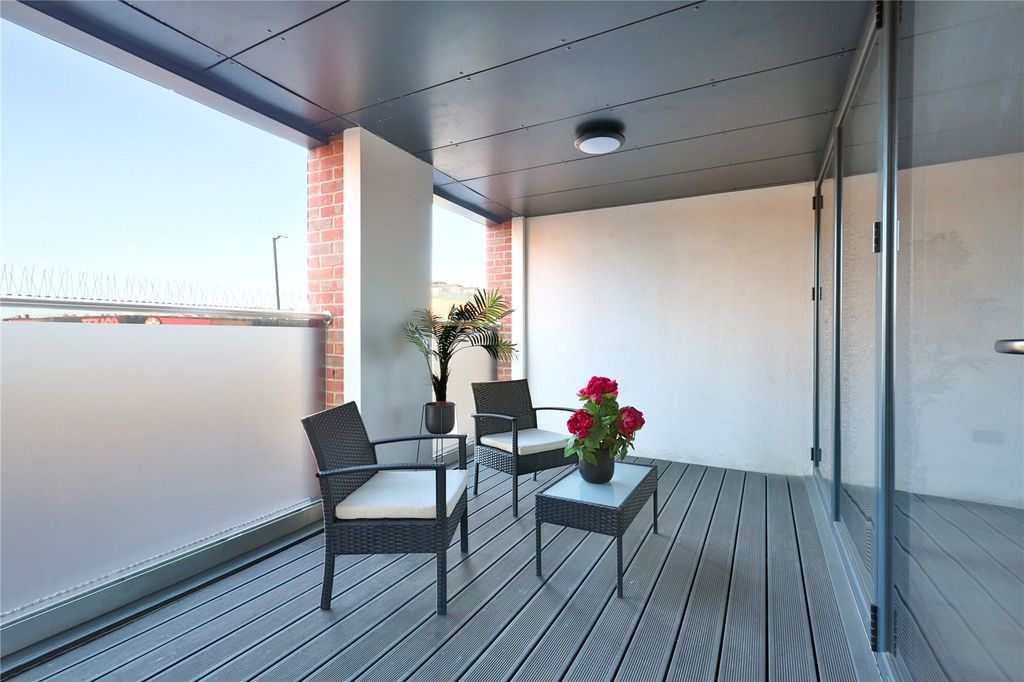 Property photo 1 of 8 Balcony