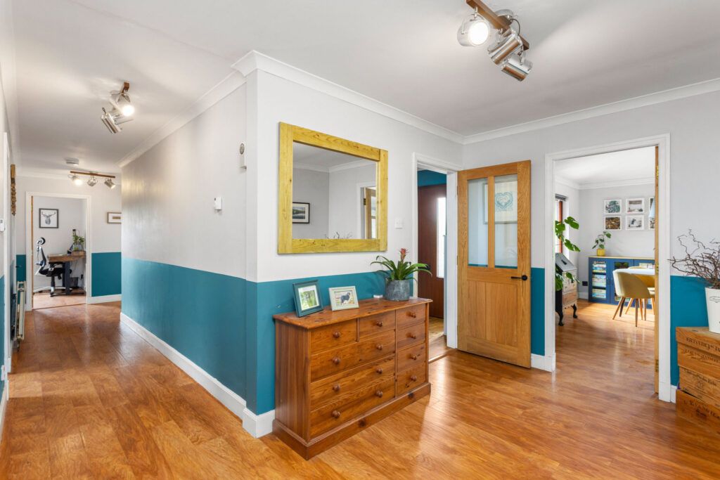 Property photo 3 of 25