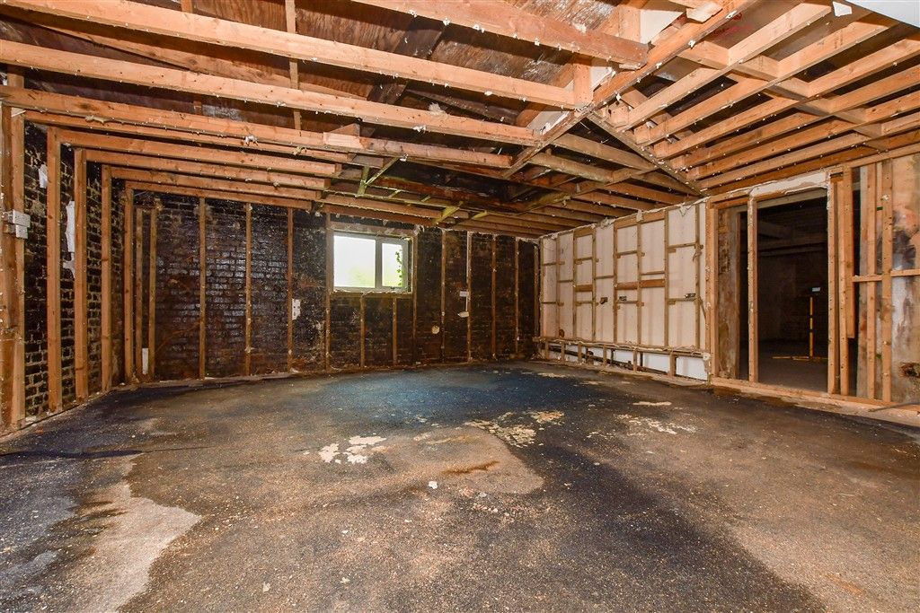 Property photo 2 of 16 Area 2