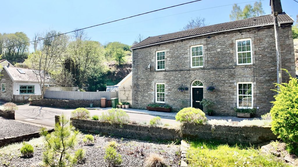 Property photo 1 of 76