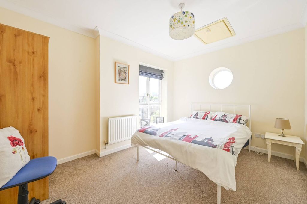 Property photo 3 of 16
