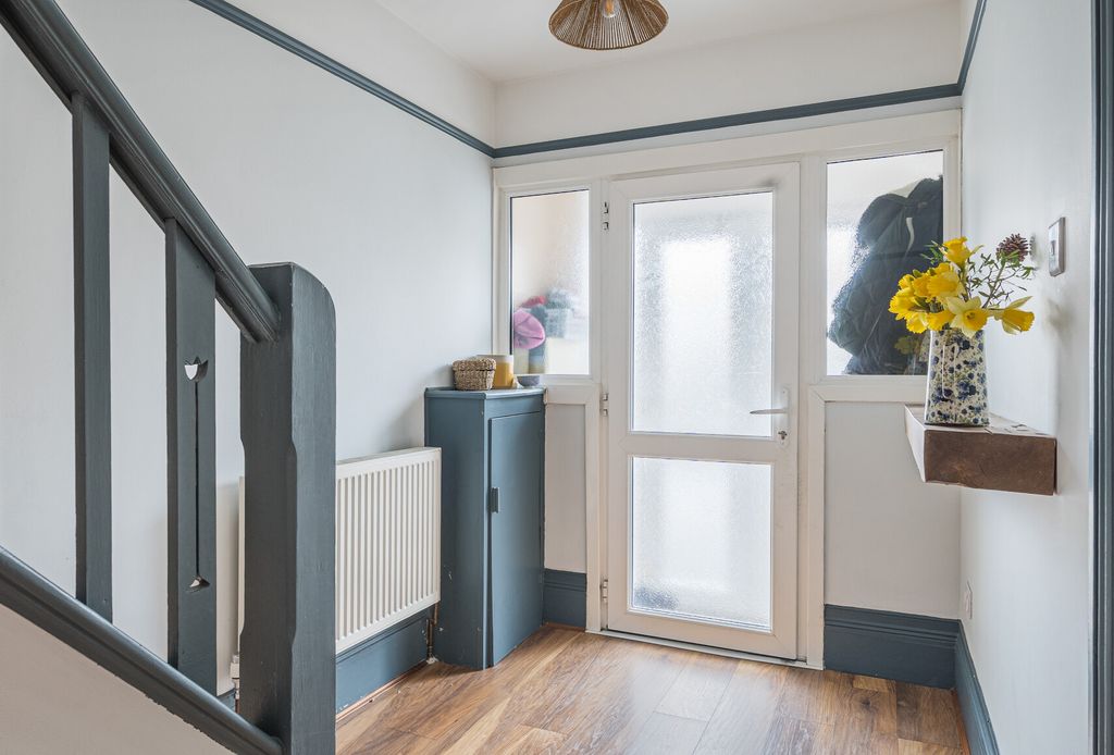 Property photo 3 of 23 1389477-13-696E01...