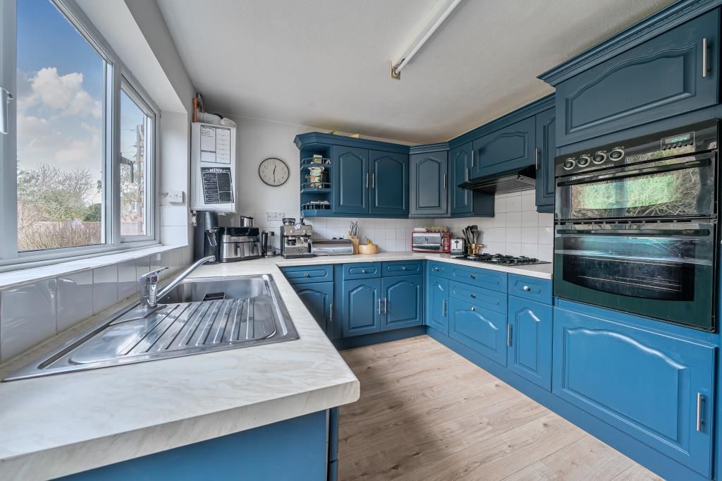 Property photo 2 of 16 Kitchen