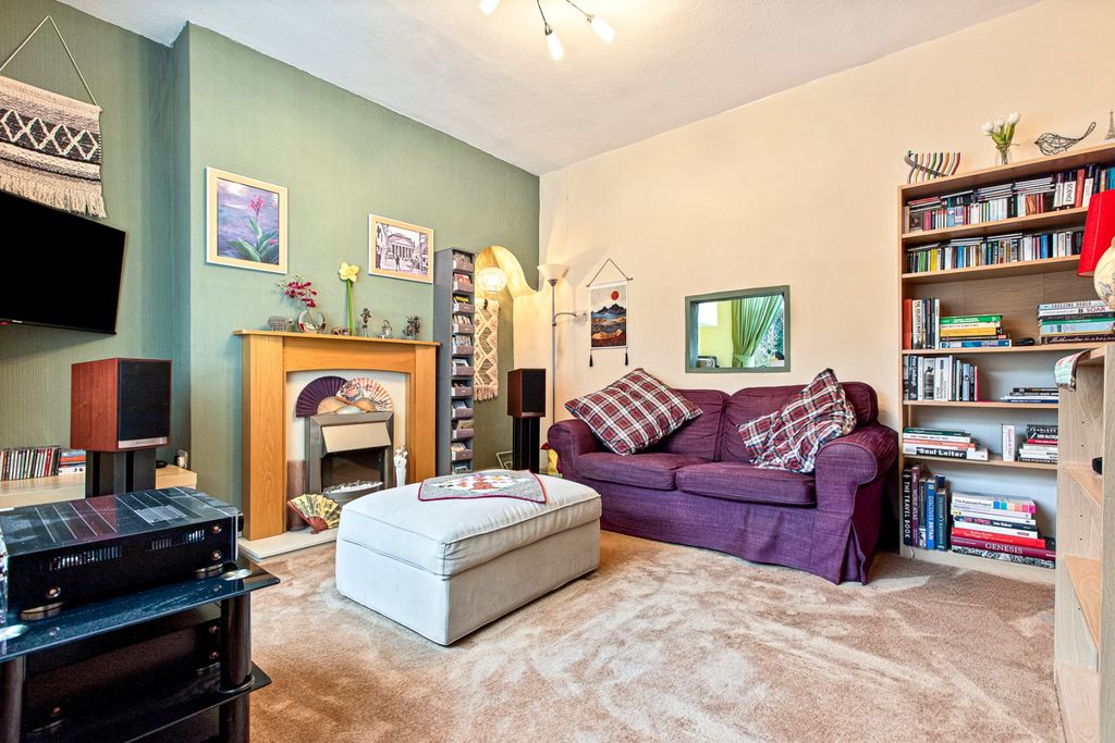 Property photo 2 of 22