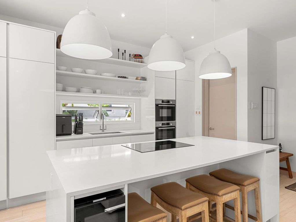 Property photo 3 of 12 Image