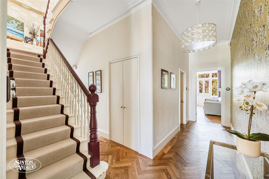 Property photo 2 of 22 21 Elers Road-23.Jpg