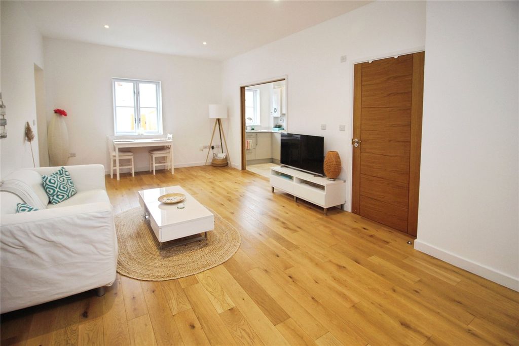 Property photo 3 of 10 Picture No. 21