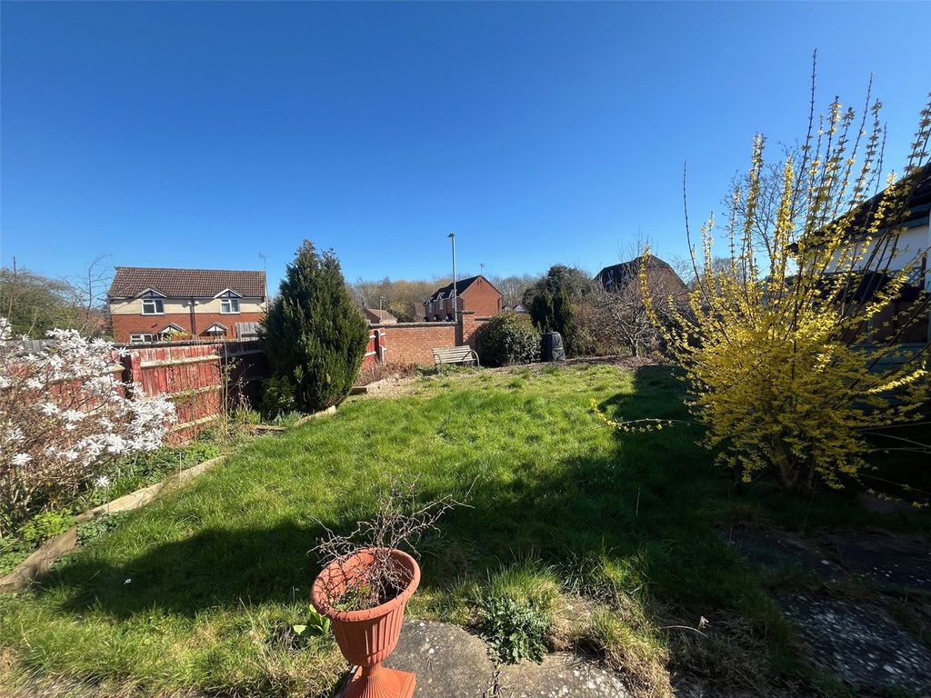 Property photo 3 of 17 Picture No. 28