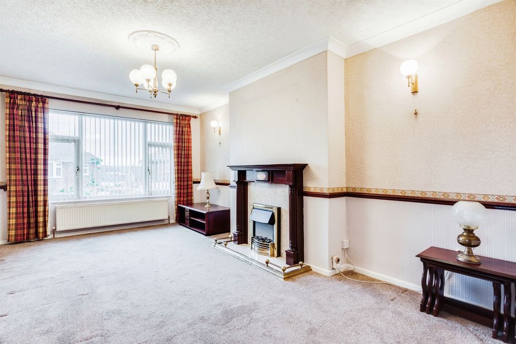 Property photo 3 of 21