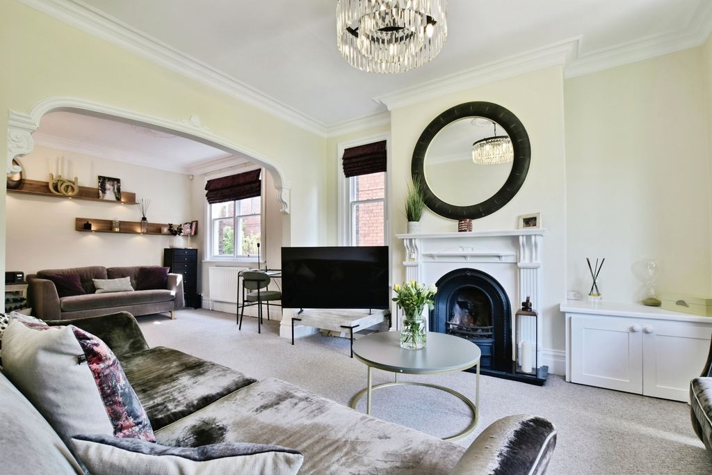 Property photo 3 of 26 Pbox-Img.Jpg