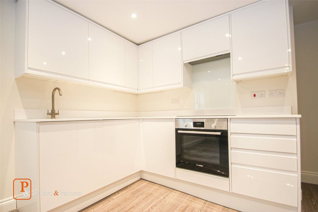 Property photo 3 of 5 Kitchen