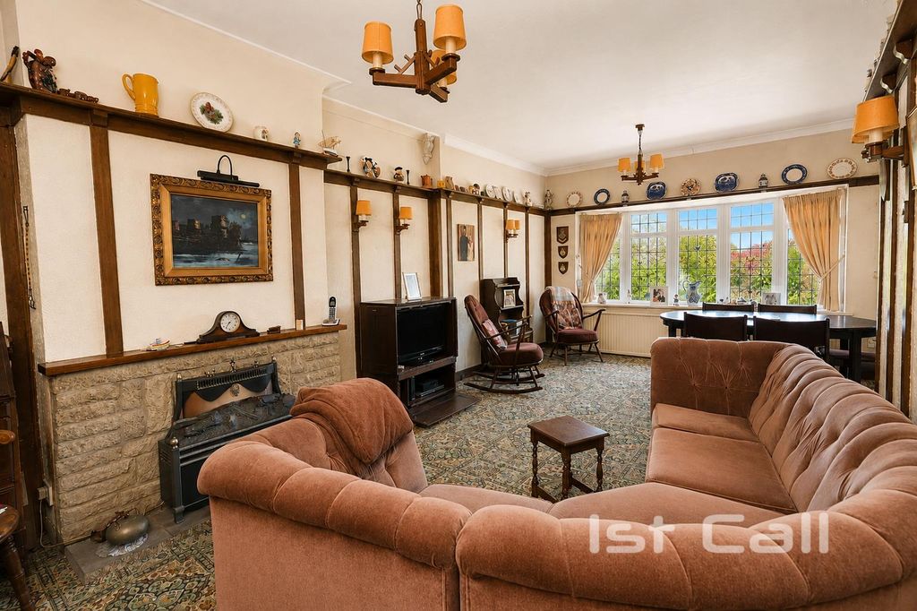 Property photo 3 of 17 Open Plan Living/ Dining Room
