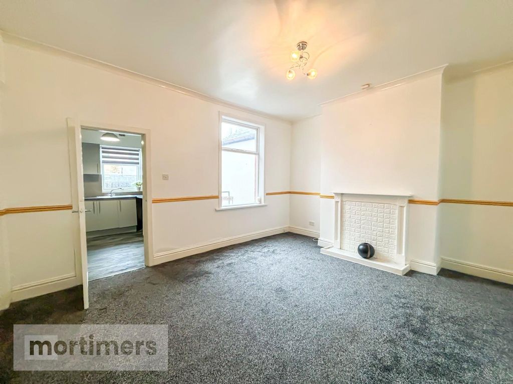 Property photo 2 of 13 Dining Room