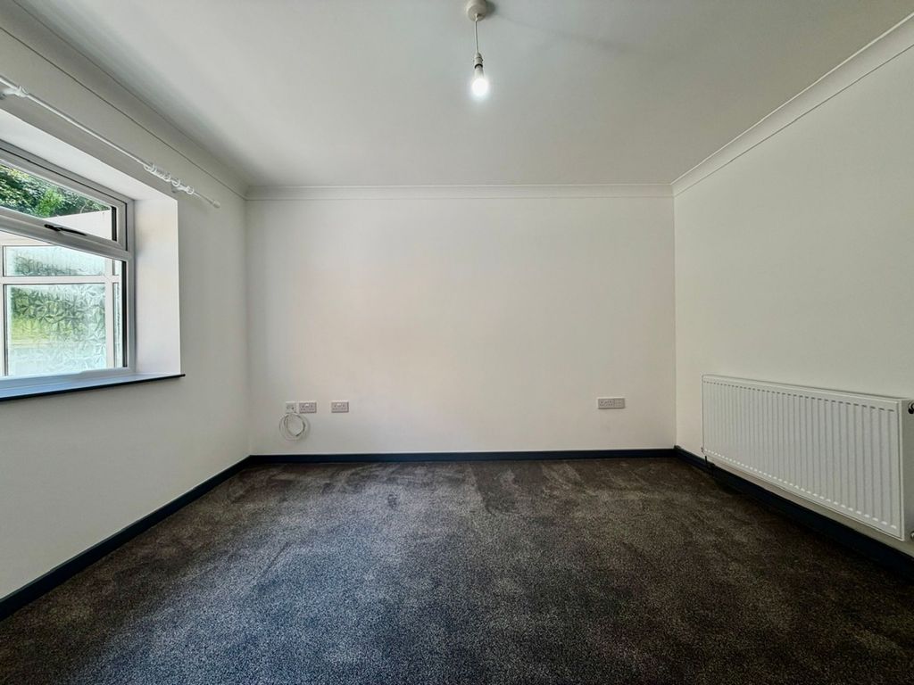 Property photo 3 of 52