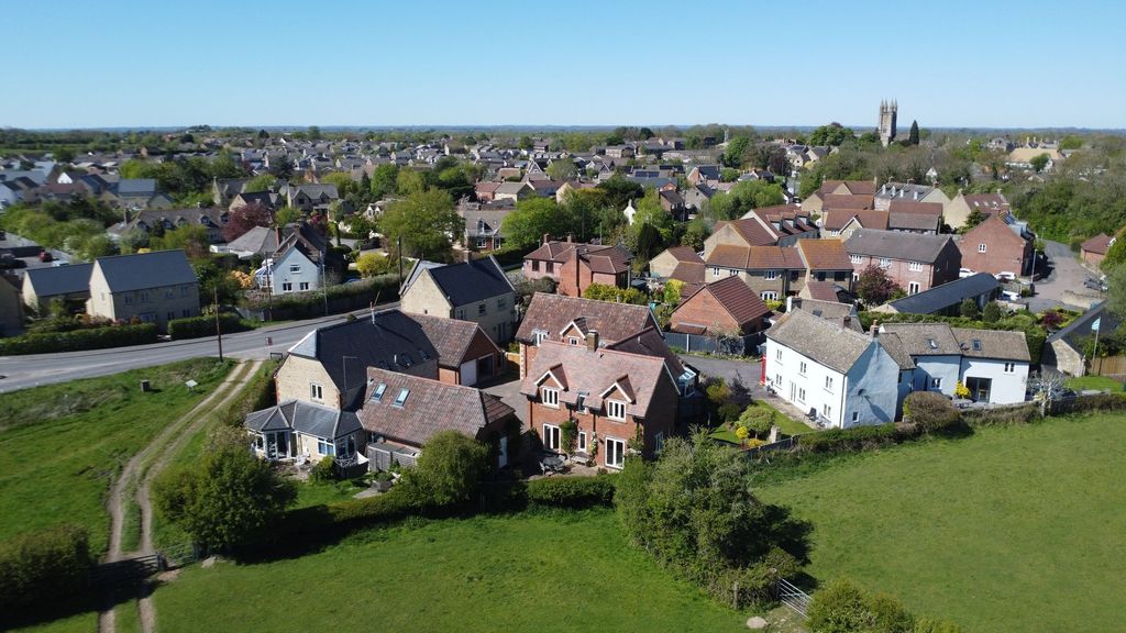 Property photo 1 of 29