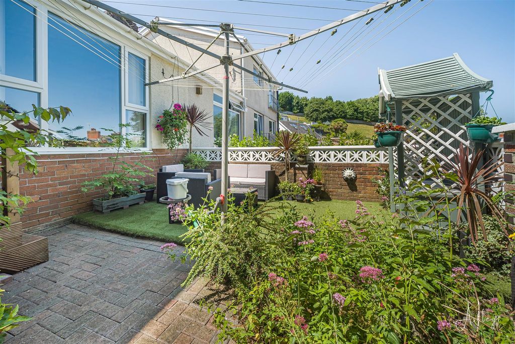 Property photo 3 of 31 Rear