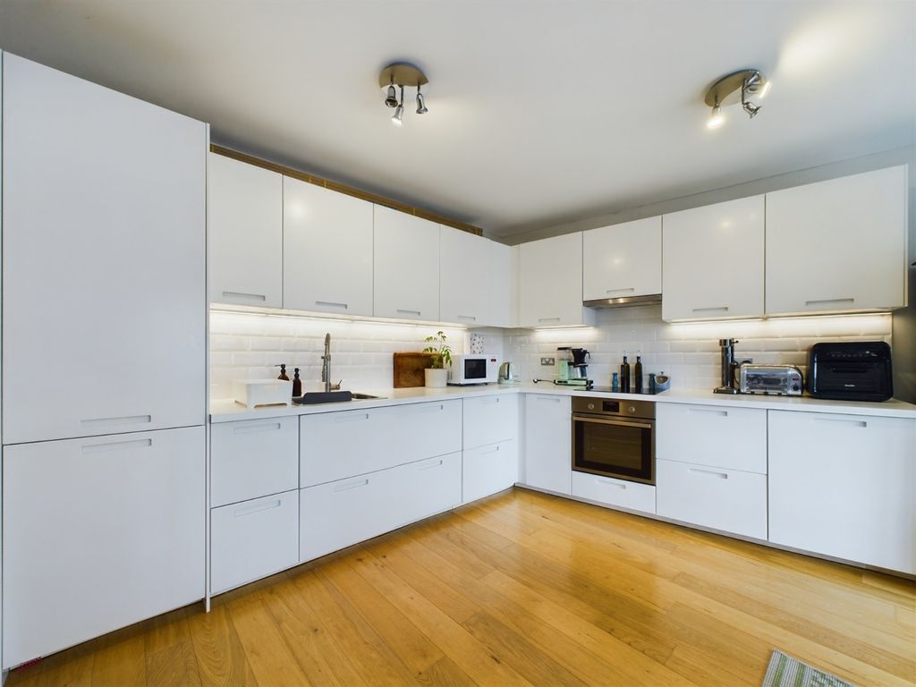 Property photo 2 of 31 Picture No. 39