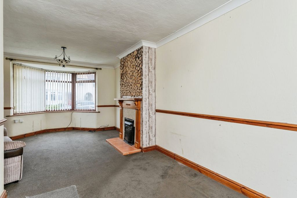 Property photo 3 of 22 Lounge/Diner