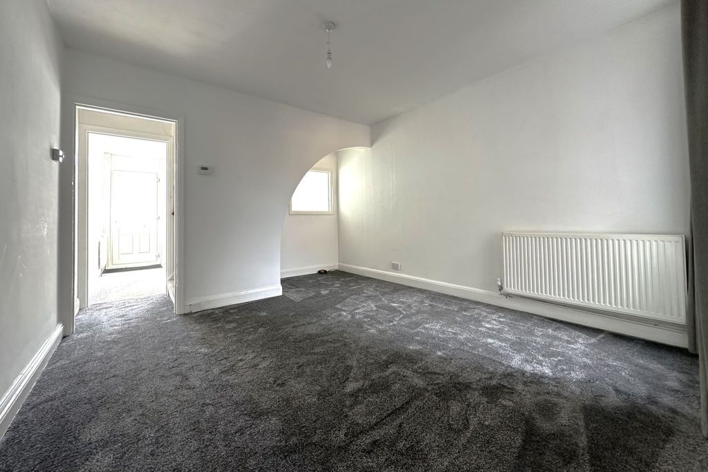 Property photo 3 of 12 Gallery