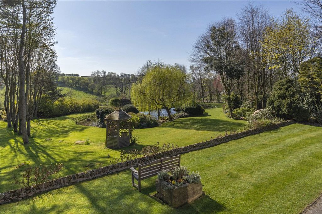 Property photo 2 of 22 Picture No. 16