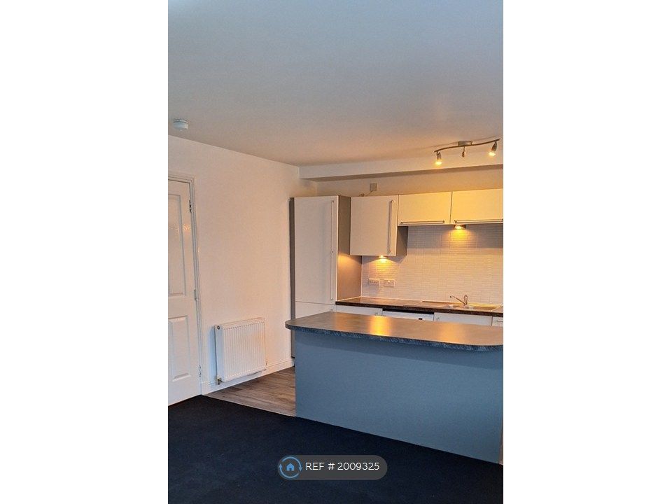 Property photo 1 of 10 Openplan Kitchen