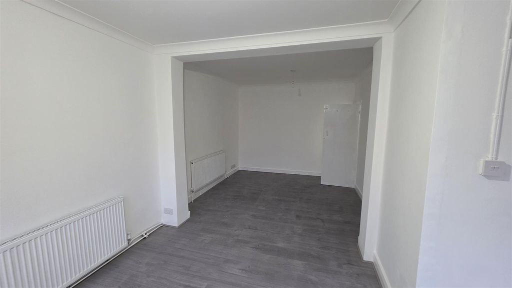 Property photo 3 of 9 20251211_154832.Jpg