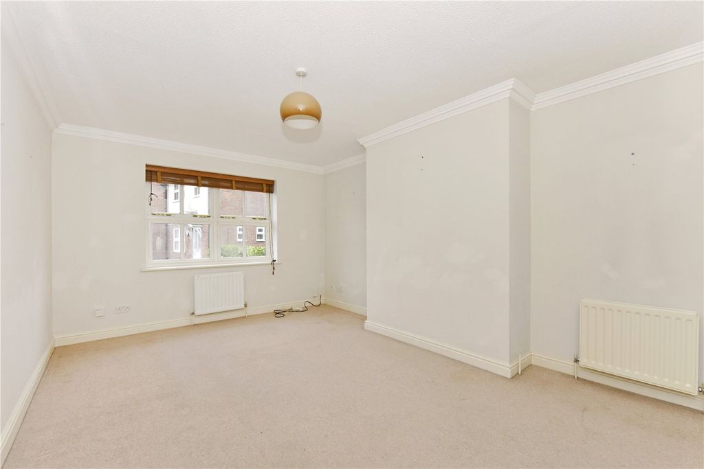 Property photo 3 of 7 Main Reception Room