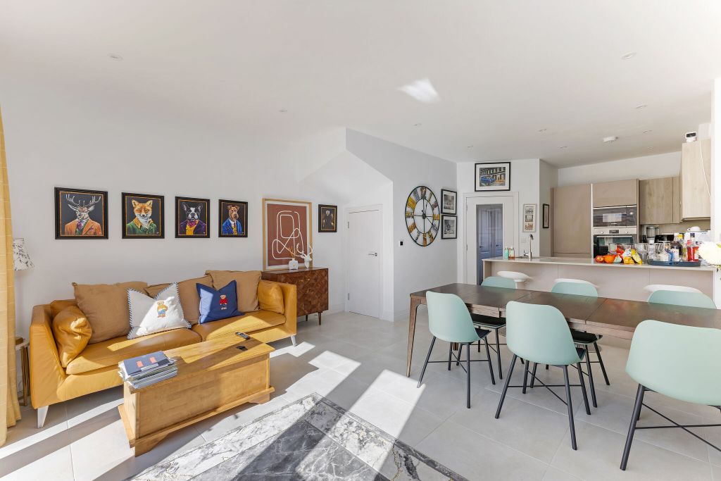 Property photo 2 of 18