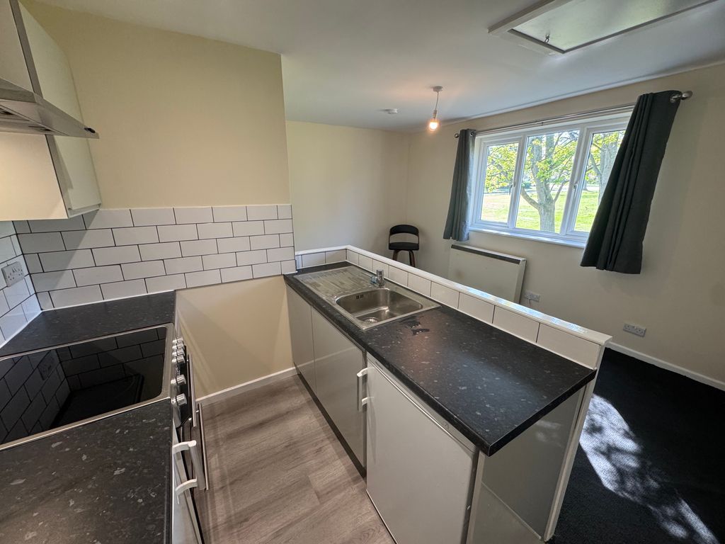 Property photo 1 of 8 Cover