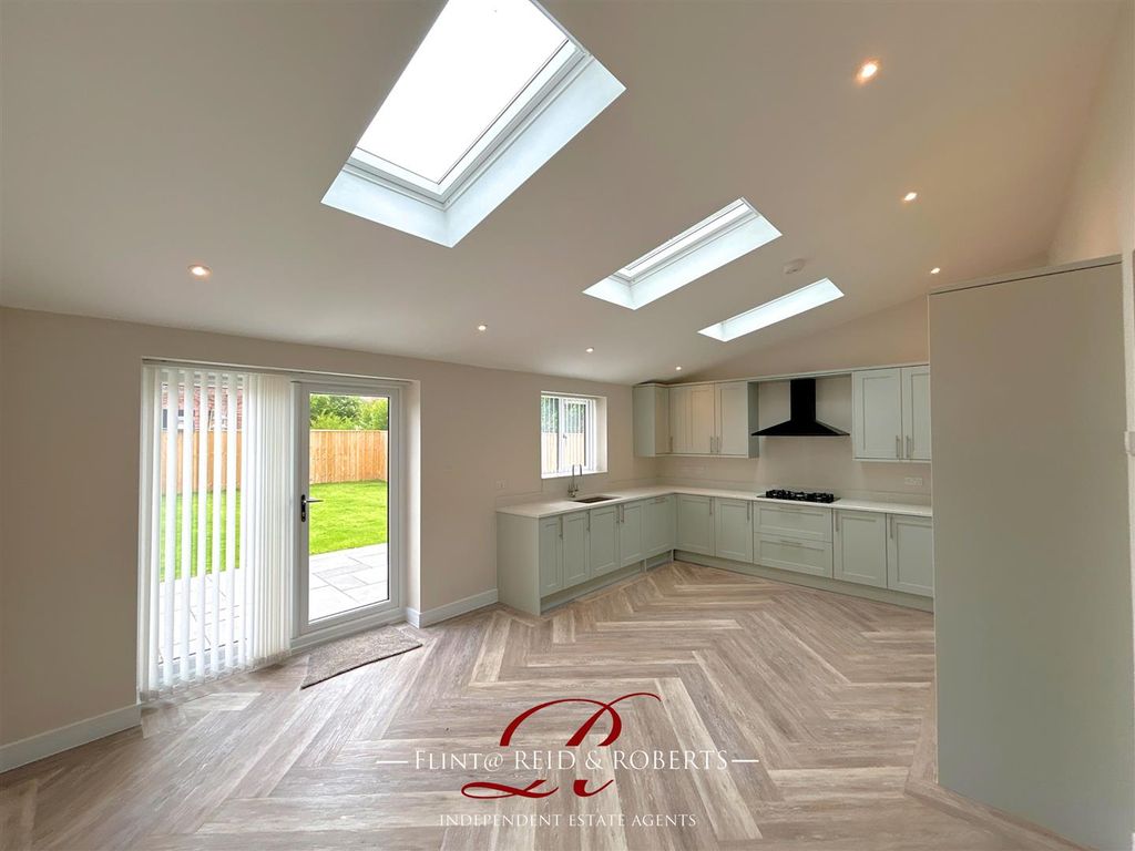 Property photo 1 of 22 8.Png