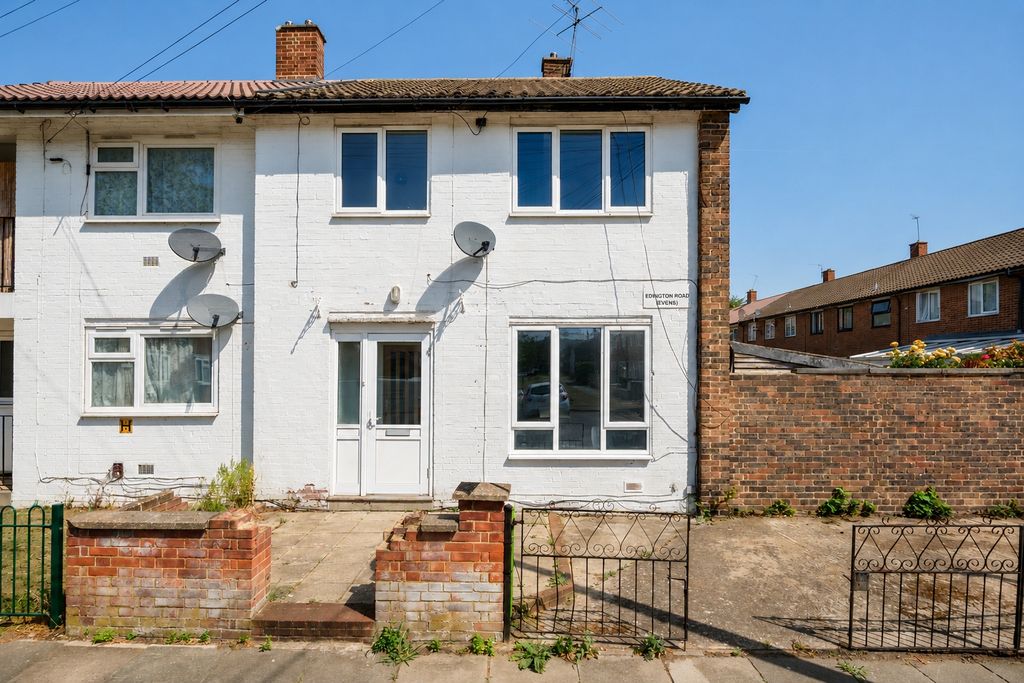 Property photo 1 of 18 External