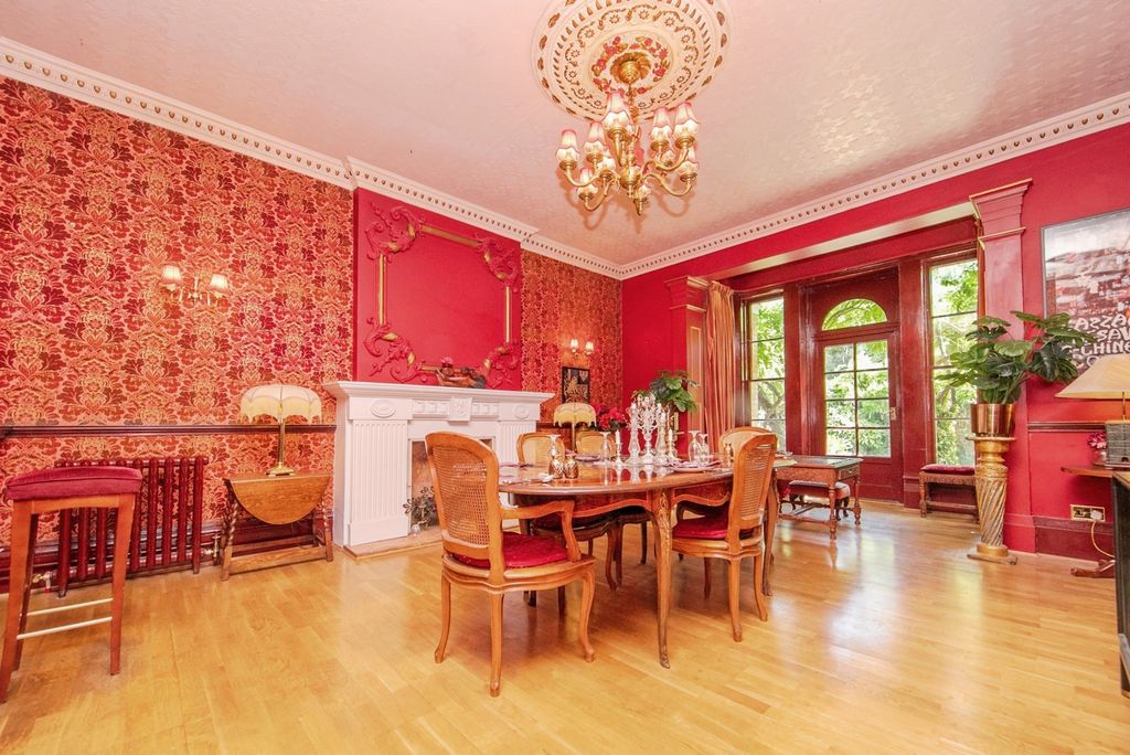 Property photo 2 of 32 Photo