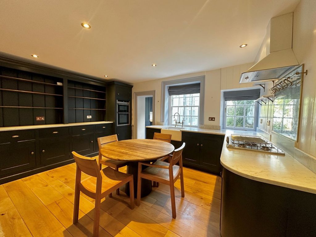 Property photo 2 of 17 Picture No. 72