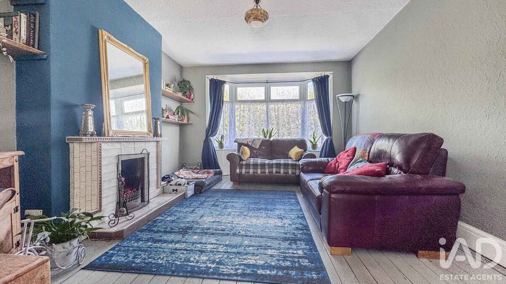 Property photo 3 of 24