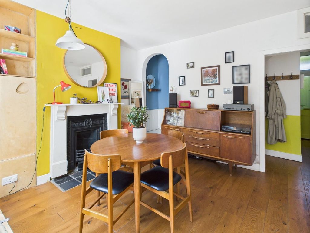 Property photo 3 of 30 Cam01576G0-Pr0297-Still011.Jpg