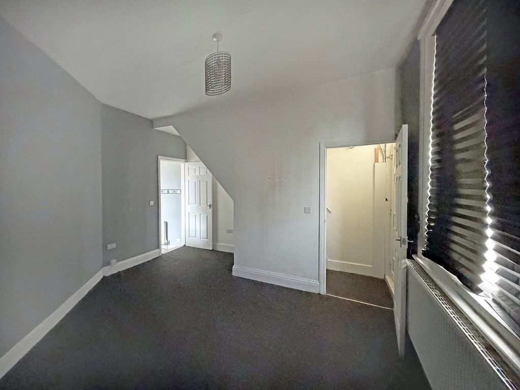 Property photo 2 of 26